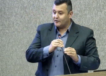 Ricardo Oliveira cobra ações imediatas para a BR-356 e propõe contrapartida de mineradoras